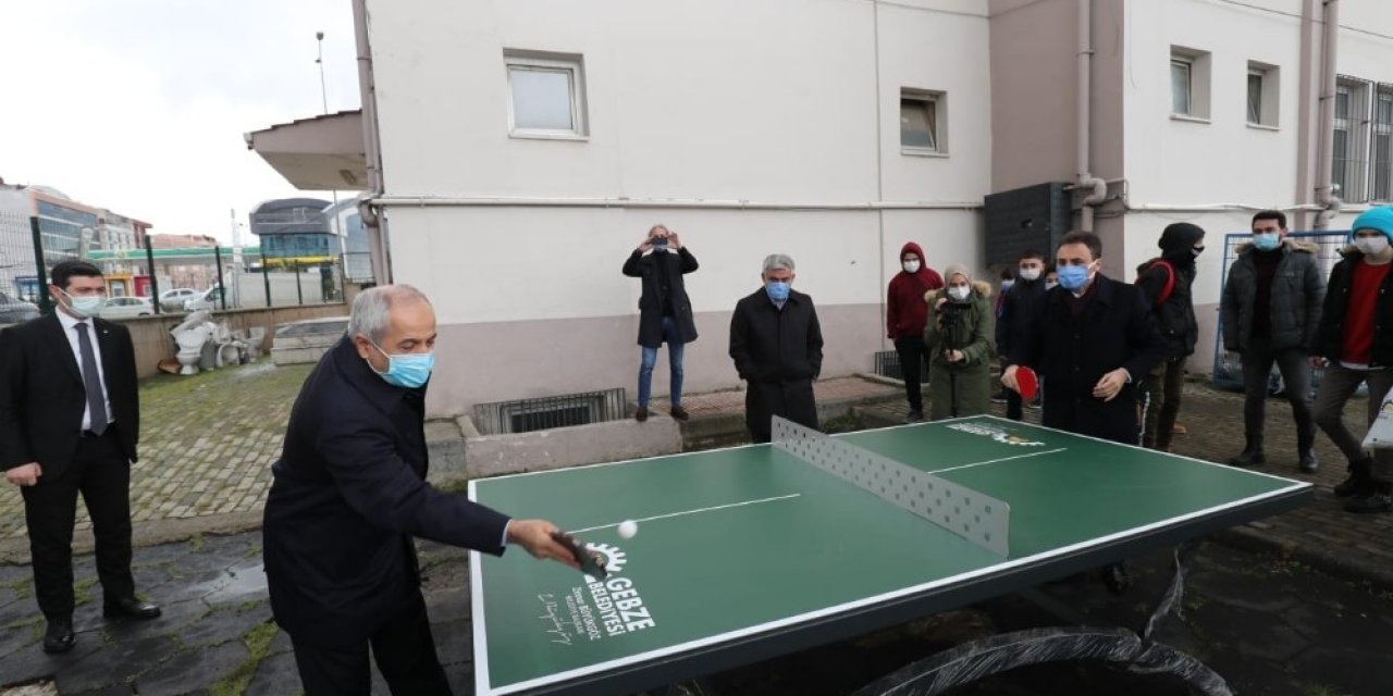 Gebze’deki Okul Ve Parklara Masa Tenisi Sahaları Kuruluyor