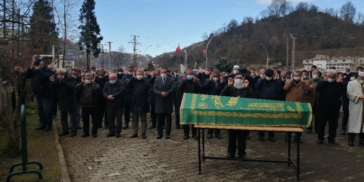 Rizeli Hayırsever İş Adamı Tahsin Usta, Babası Ve Oğlu Adına Yaptırdığı Okulda Son Yolculuğuna Uğurlandı