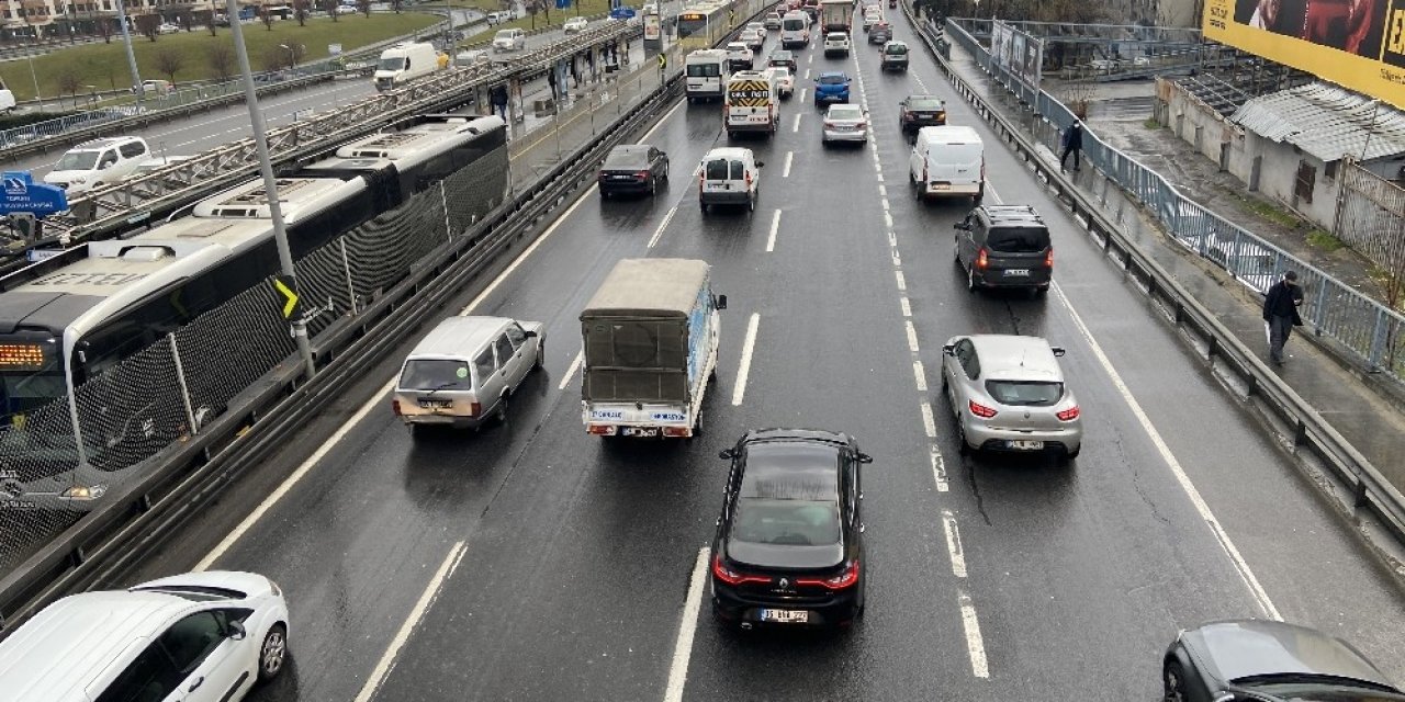 İ̇stanbul’da Akşam Trafiği Yüzde 71 Seviyesine Çıktı
