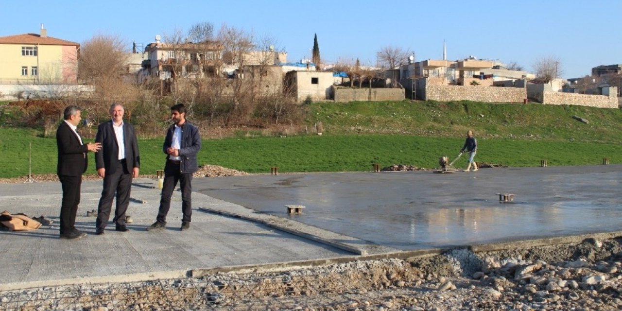 Kahta Kapalı Hayvan Pazarının Zemin Betonu Tamamlandı