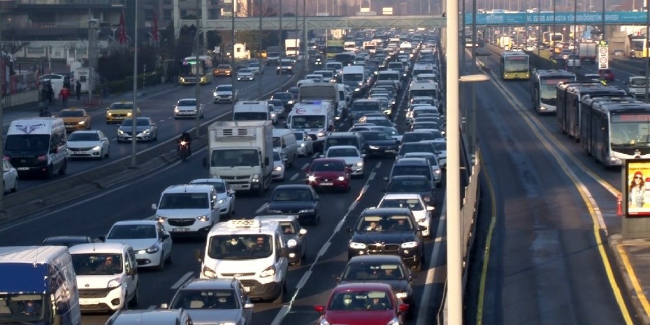 İ̇stanbul Trafiğinde ‘yerinde Normalleşme’ Hareketliliği
