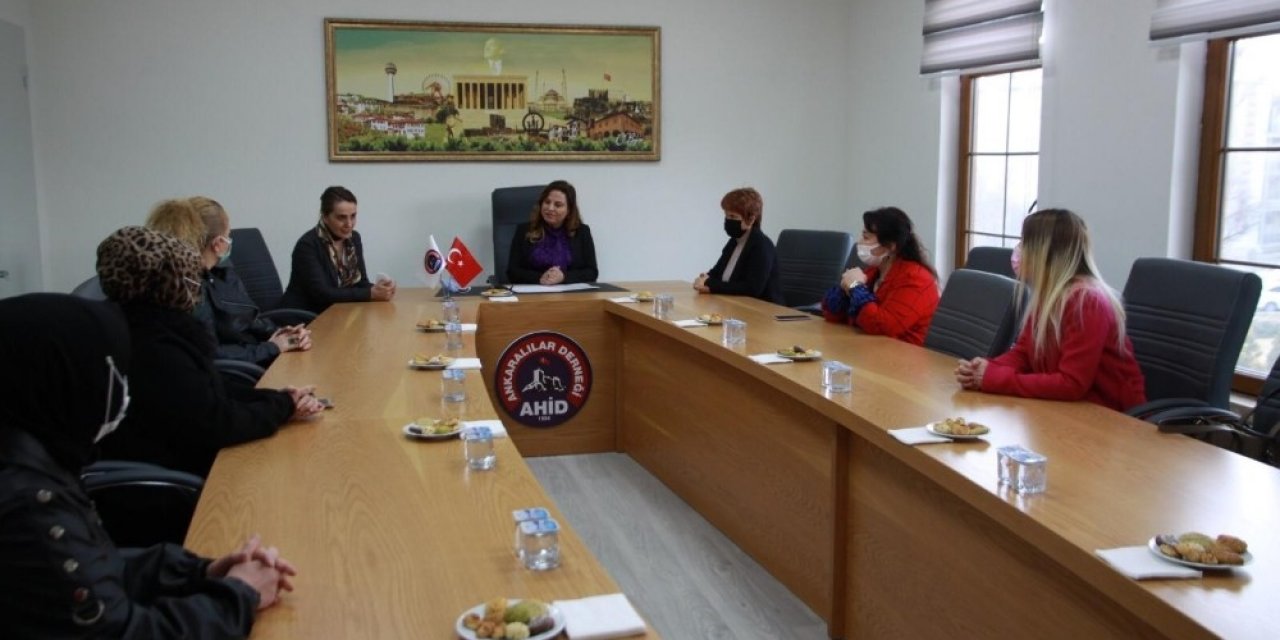 Ahi̇d Kadınları Kadına Yönelik Şiddette Tek Ses Oluyor