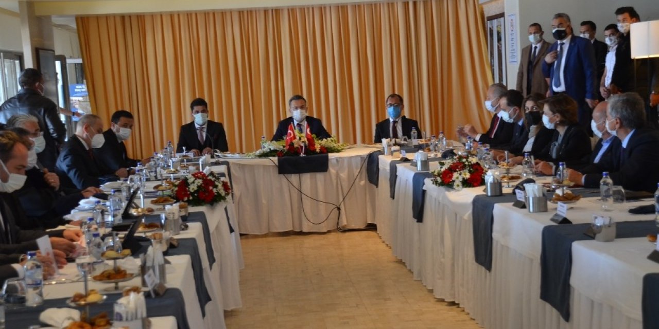 Aydın Valisi Aksoy, Didim’de Turizm Değerlendirme Toplantısına Katıldı