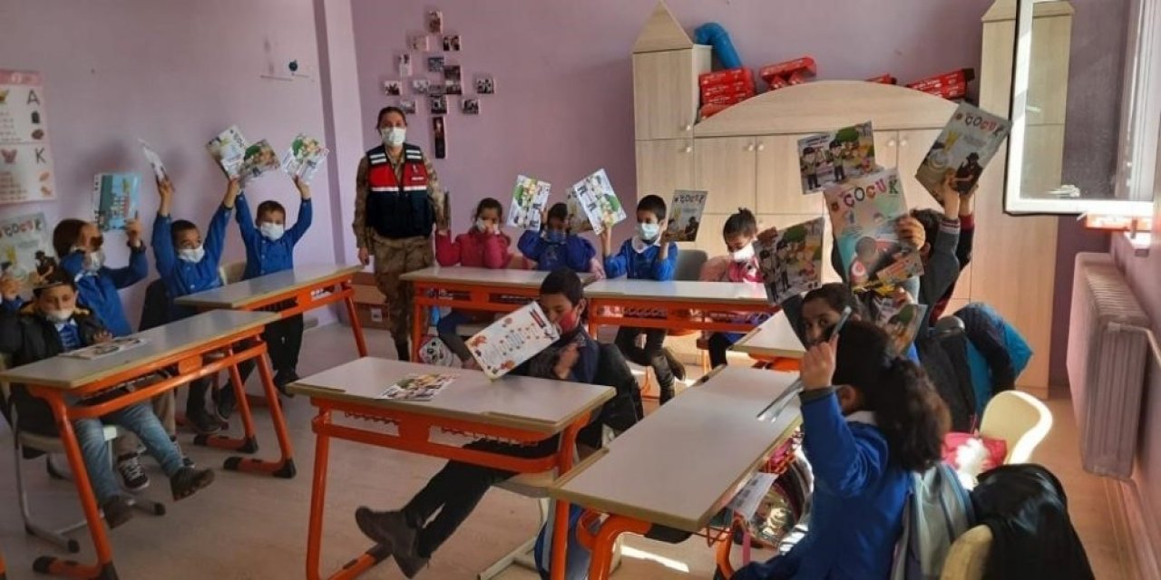 Jandarmadan Öğrencilere Eğitim Semineri