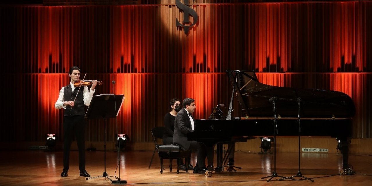 Yiğit Karataş İ̇ş Sanat’ın Mart Ayı Konser Programını Başlatıyor