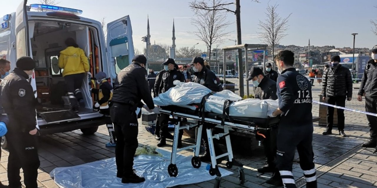 Üsküdar’da Yaşlı Adam Bankta Otururken Tabancayla İntihar Etti