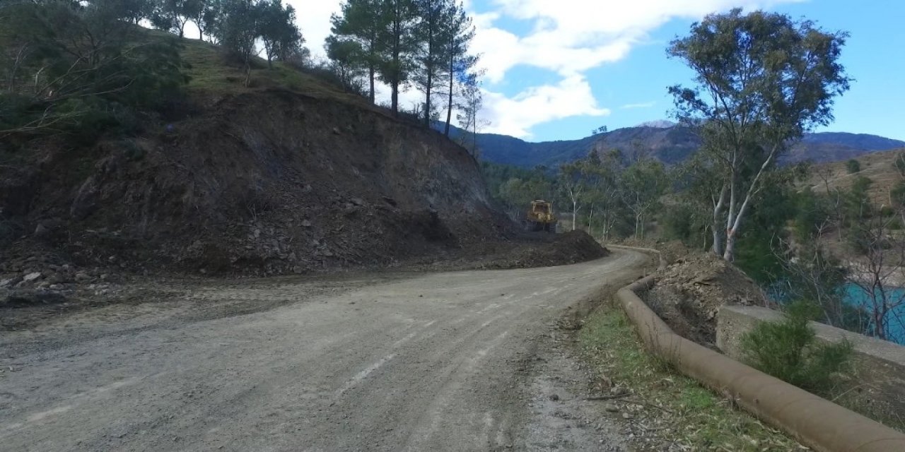 Büyükşehir Belediyesinin Anamur’daki Çalışmaları Sürüyor