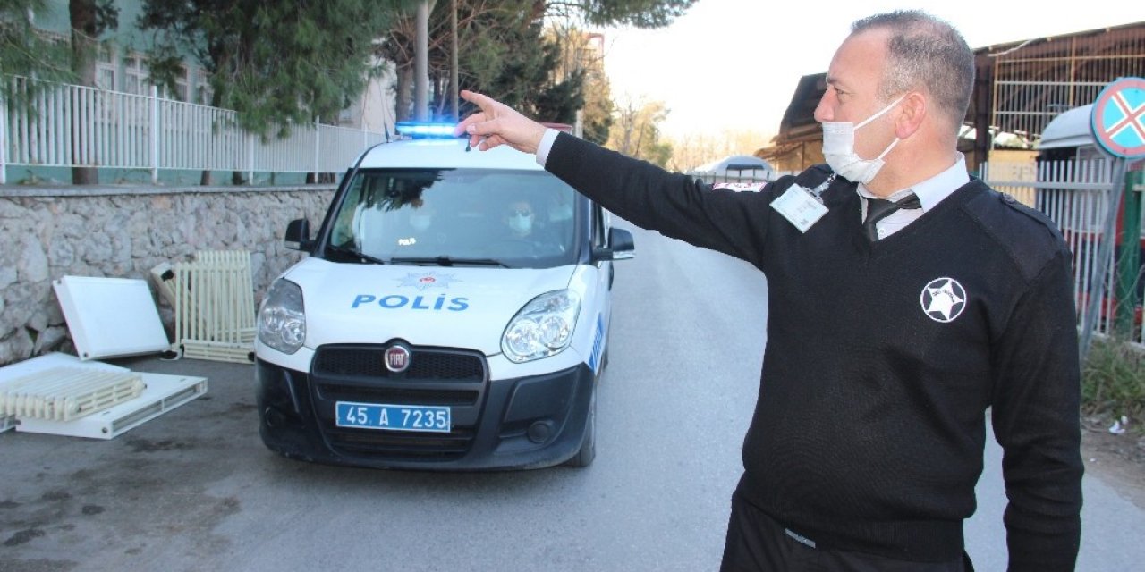 Çalmaya Çalıştıkları Kalorifer Petekleri İçin Nakliyeci Çağırmışlar