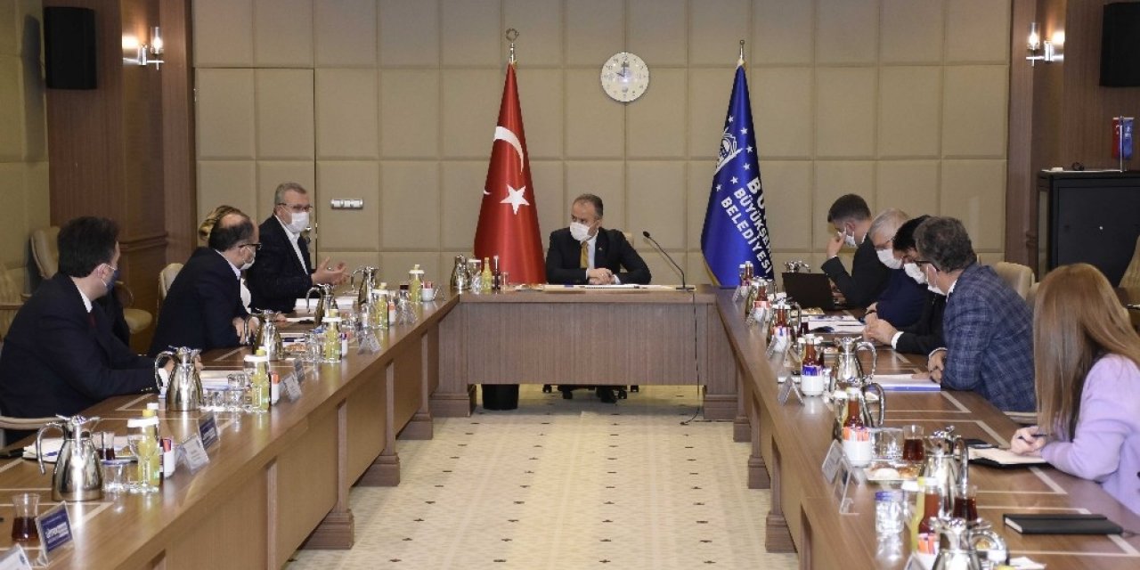 Karacabey’e Hizmet Yağmuru