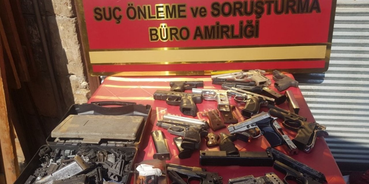 Hırsızlık Şüphelisi Kaçak Silah İmalathanesinde Yakalandı