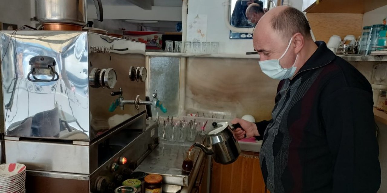 Gönen’de Kahvehaneler Esnafa Çay Servisine Başladı