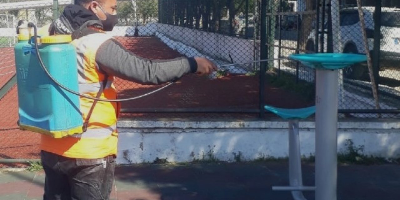 Kuşadası’nda Dezenfekte Çalışmaları Sürüyor