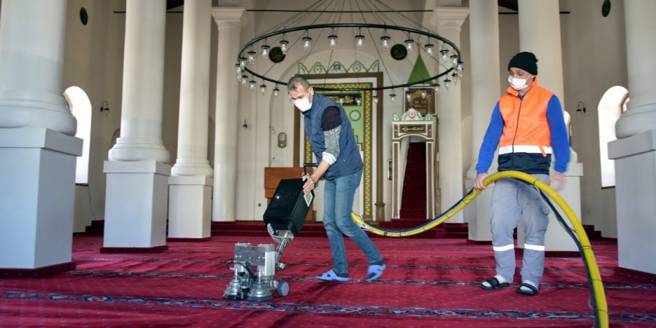 İ̇badethanelerde Ramazan Temizliği