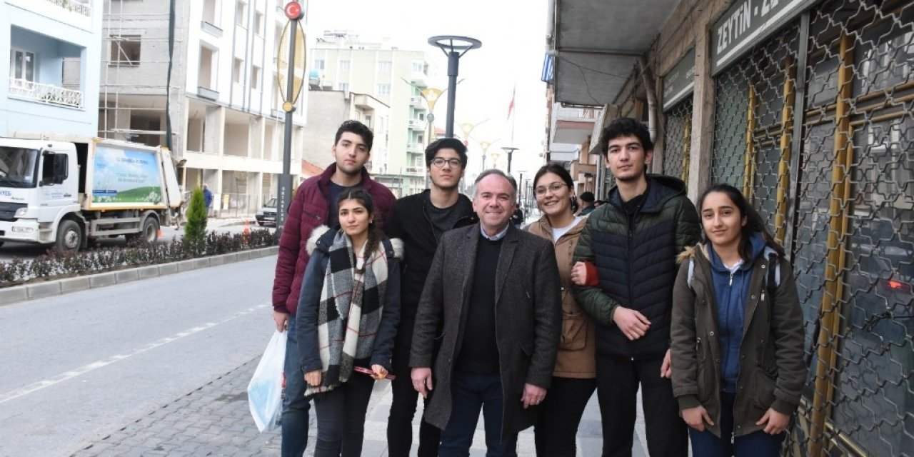 Germencik Belediyesi 296 Öğrencinin Yks Başvuru Ücretini Karşıladı