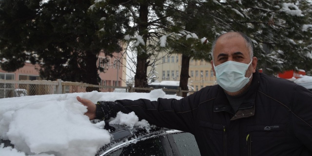 Hakkari’de 215 Yerleşim Yolu Kapandı