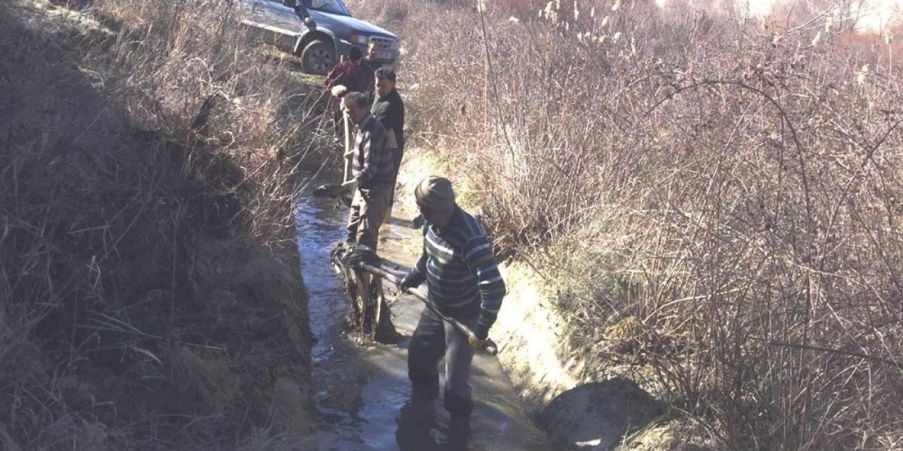 Hisarcık’ta Sulama Kanalı Temizliği Başlatıldı