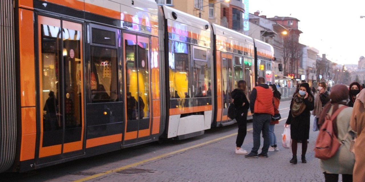 Tramvaylar Durunca Vatandaş Mağdur Oldu