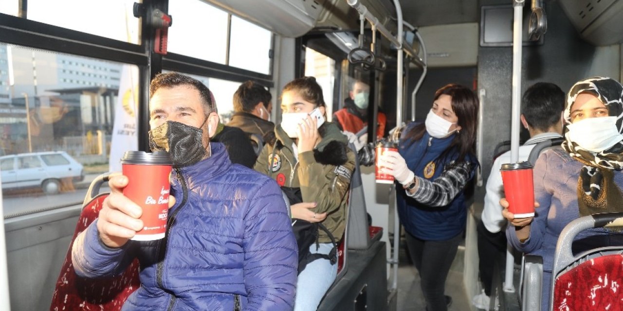 Yüreğir Belediyesinden Sıcak Çorba İkramı