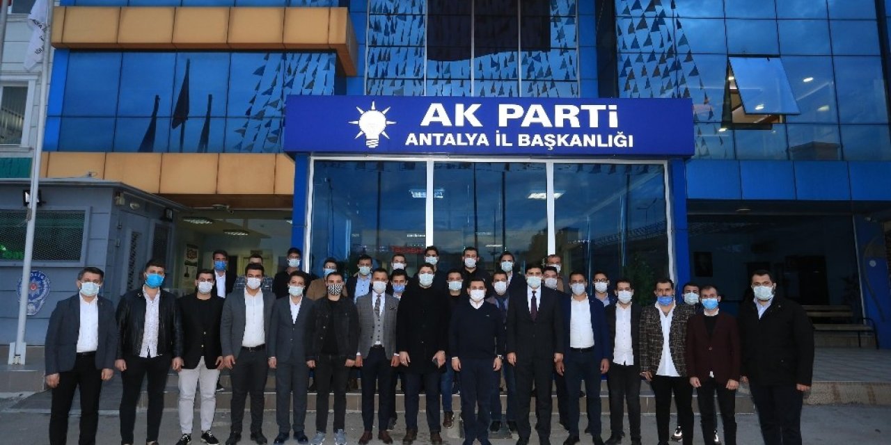 Tütüncü: "partimiz Gençlere Siyaset Alanı Açtı"