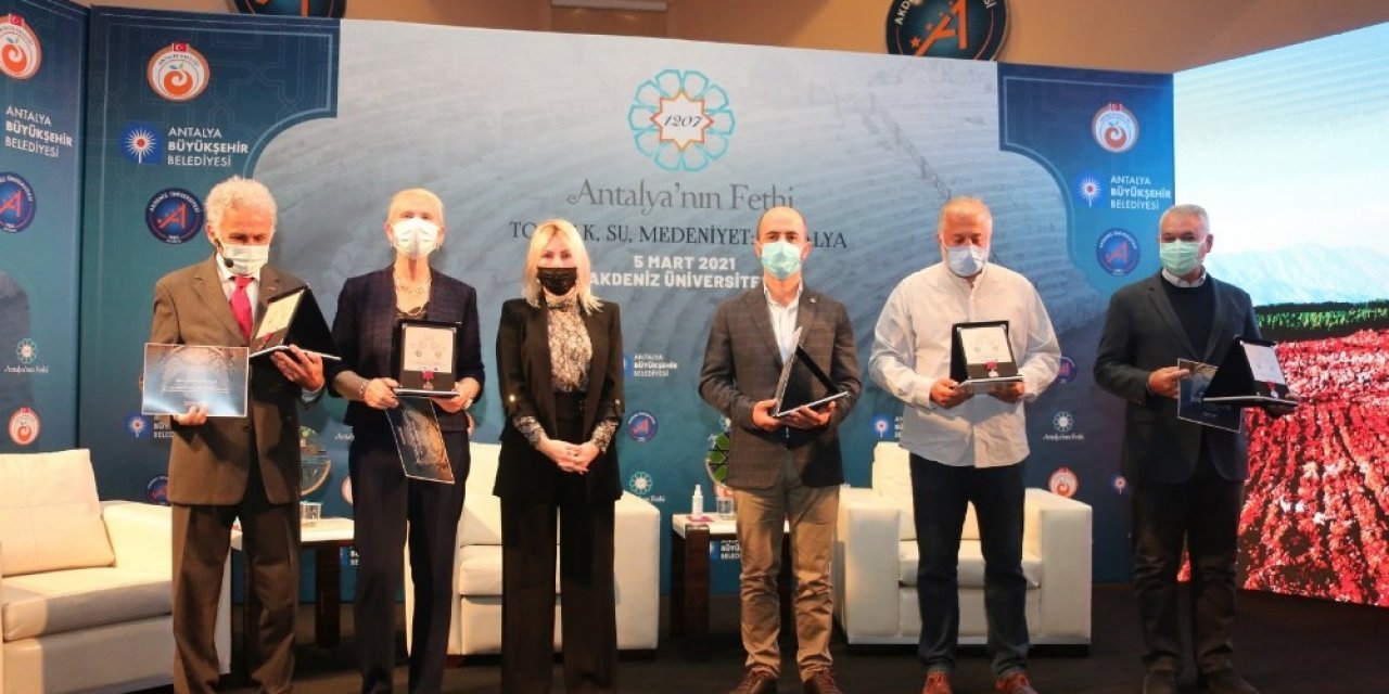 Antalya’nın Fethi’nin 814. Yılı Kutlamaları Kapsamında ‘toprak, Su, Medeniyet: Antalya’ Paneli