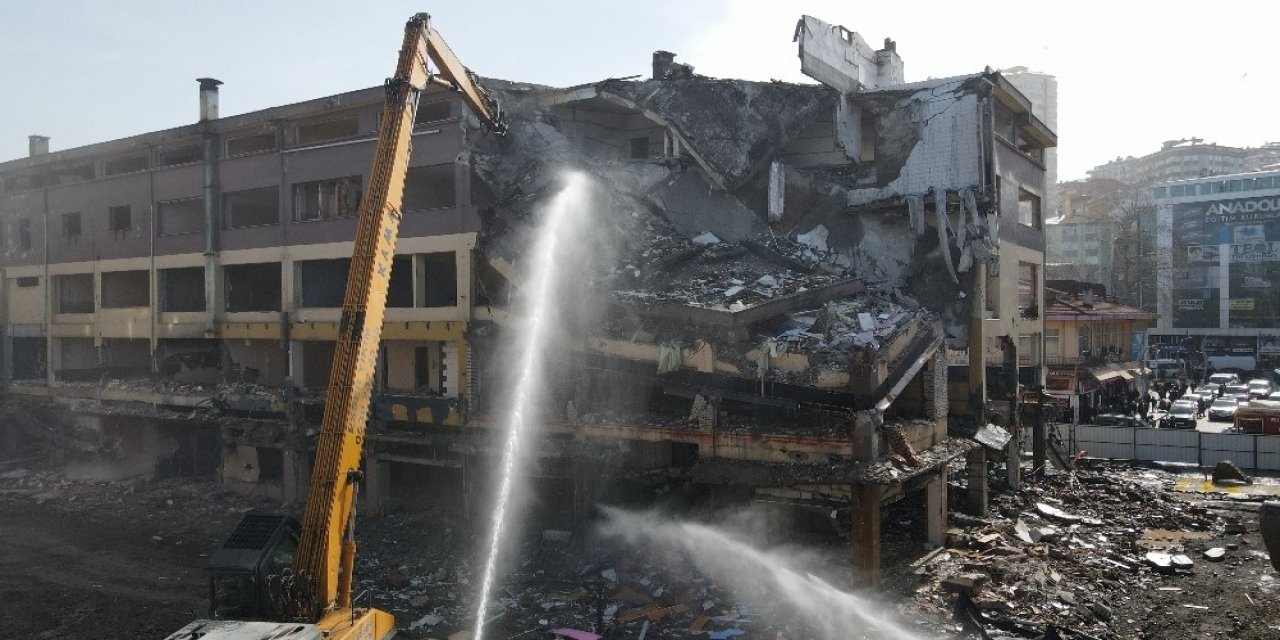 Rize Belediye Bloklarındaki Yıkım Başladı