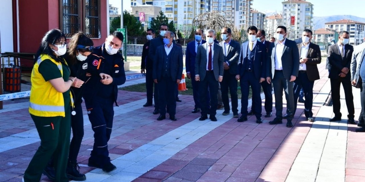 Yeşilyurt’ta Gerçeğini Aratmayan Deprem Tatbikatı