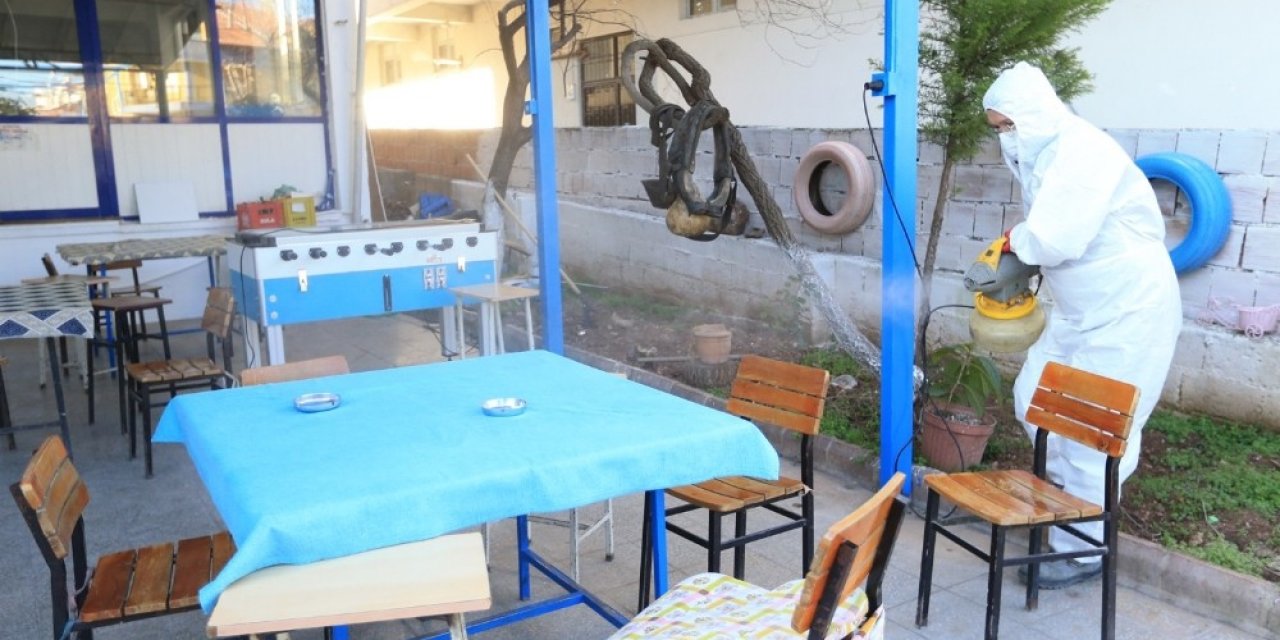 Pamukkale Belediyesi 61 Mahalledeki 249 Kıraathaneyi Dezenfekte Ediyor