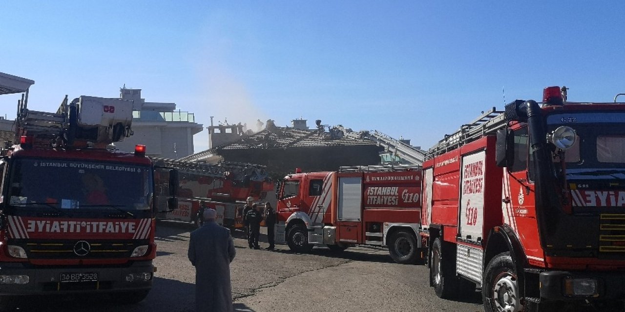 Tuzla’da Villada Korkutan Yangın