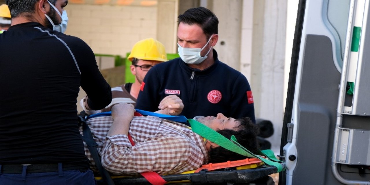 Yüksekten Düşerek Yaralanan İnşaat İşçisi Hastaneye Kaldırıldı