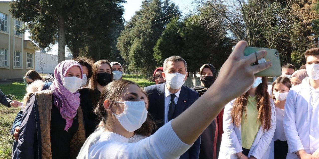 Bakan Selçuk, Ziyaretleri Sonrasında Sakarya’dan Ayrıldı