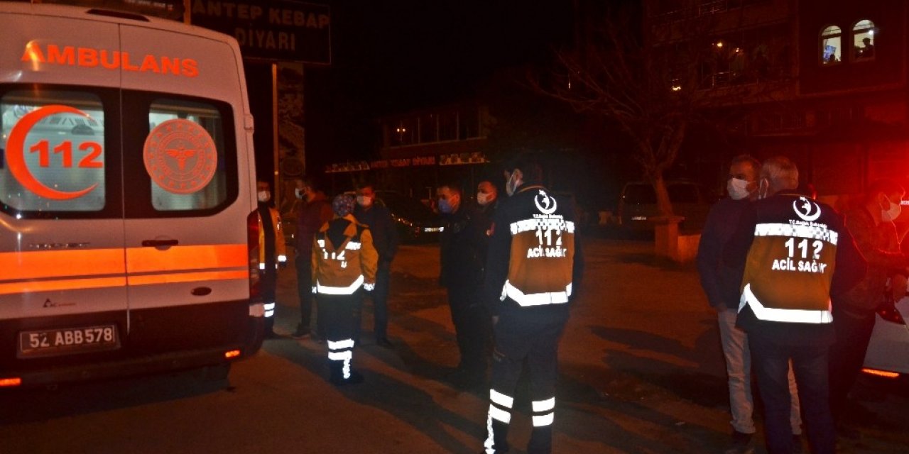 Ambulans İle Ticari Taksi Çarpıştı: 1 Yaralı