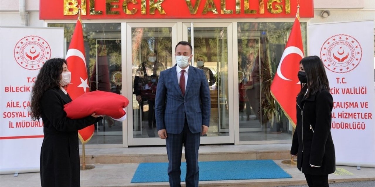 18 Mart’ta Çanakkale’de Göndere Çekilecek Türk Bayrağı Bilecik’e Ulaştı