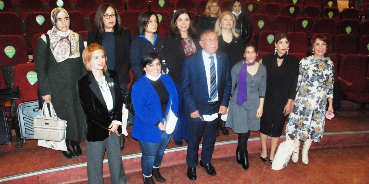 Seyhan Belediye Meclisi’nde Kadınlar Günü Kutlaması
