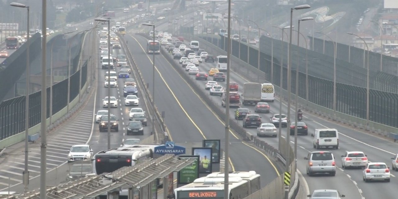 İ̇stanbul’da Kısıtlamasız İlk Cumartesi’de Trafik Yoğunluğu Arttı