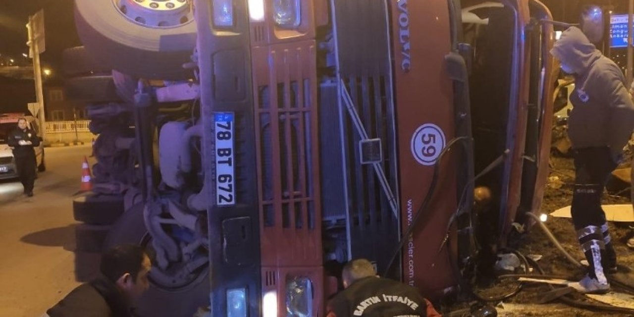 Tır Devrildi, Şoförün Kolu Koptu