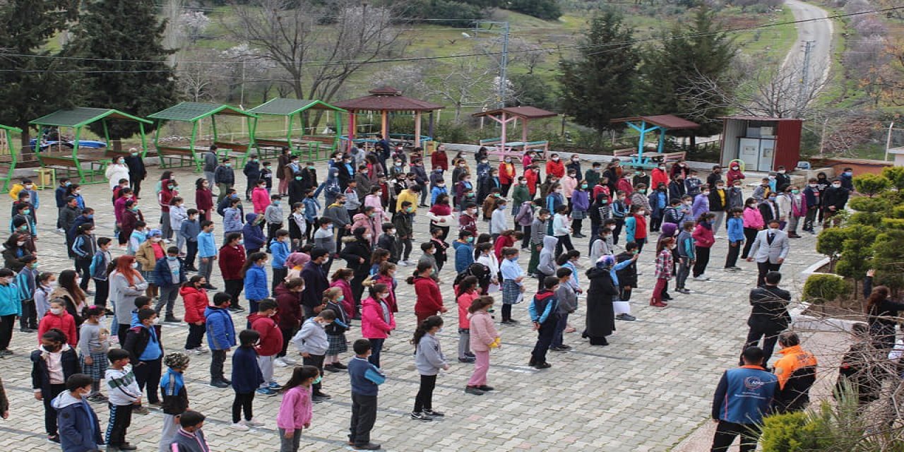 Deprem Haftası Nedeniyle Öğrencilere Eğitim Verildi
