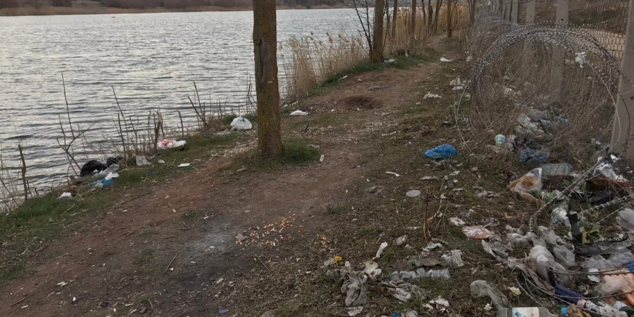 Mamuca Göleti’nde Çöp Kirliliği