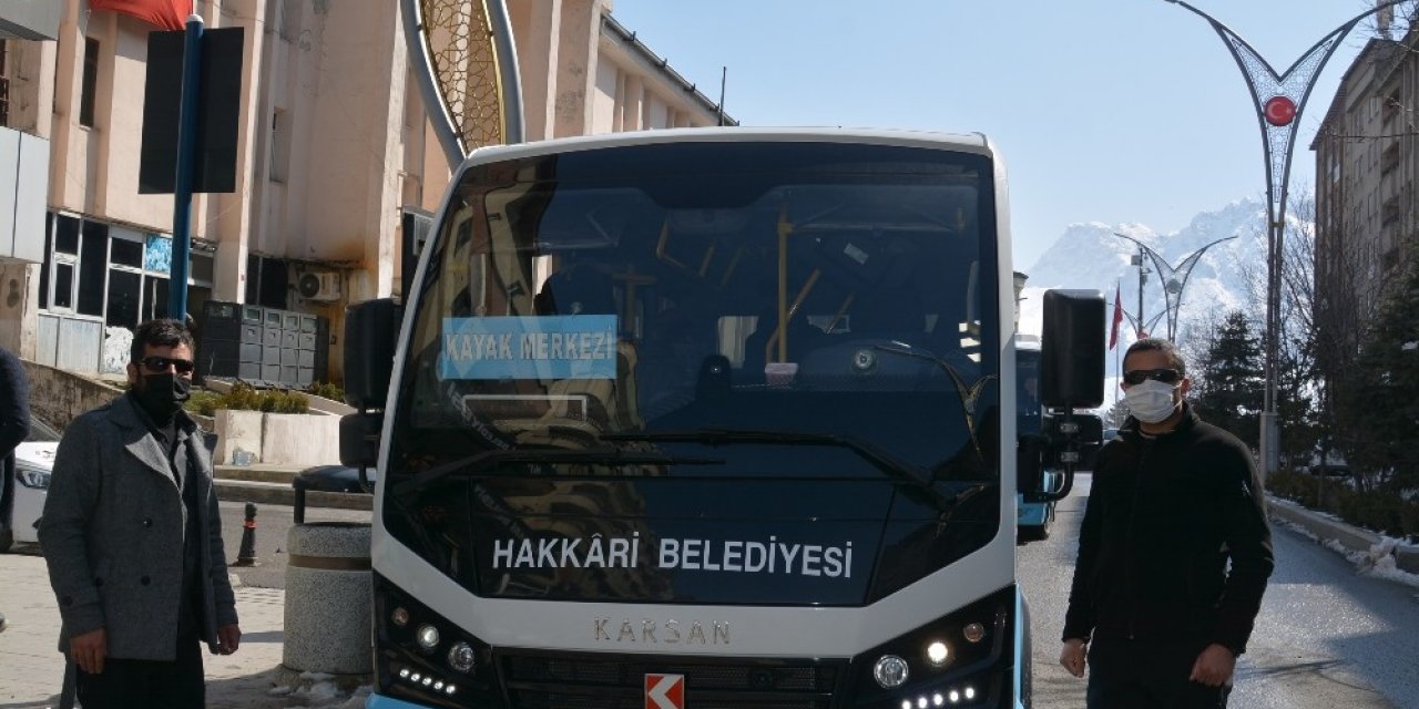 Hakkari Belediyesi Kayak Merkezine Sefer Düzenledi