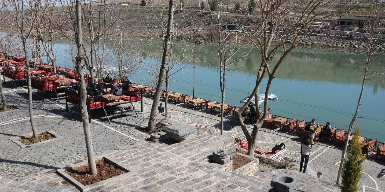 Yasaksız İlk Haftada Diyarbakır Çevre İllerden De Akına Uğradı
