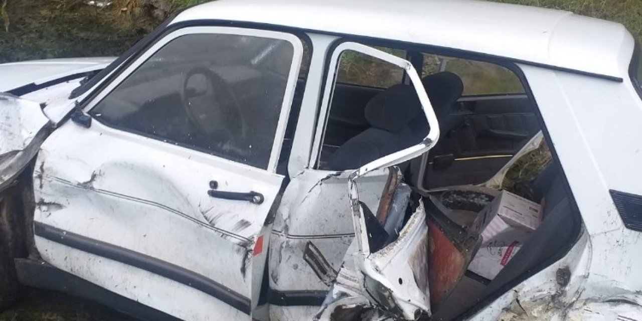 Susurluk’ta Beton Mikseri İle Otomobil Kaza Yaptı