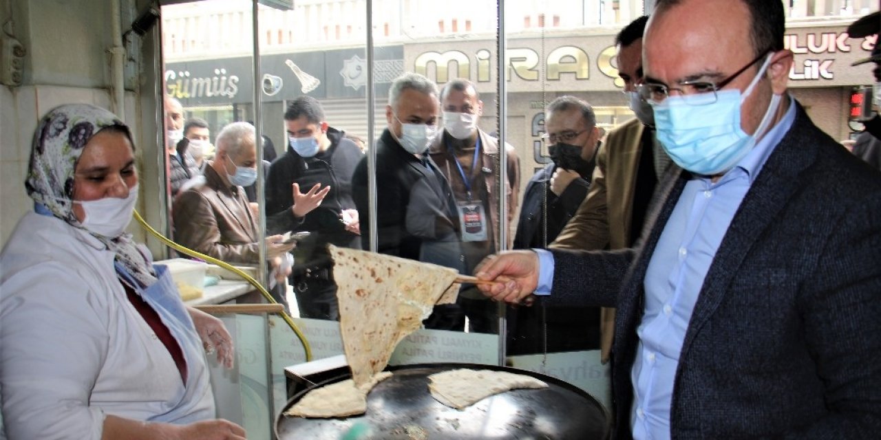 Denetime Çıkan Vali, Hem Çay Borçlarını Ödedi, Hem De Gözleme Yaptı