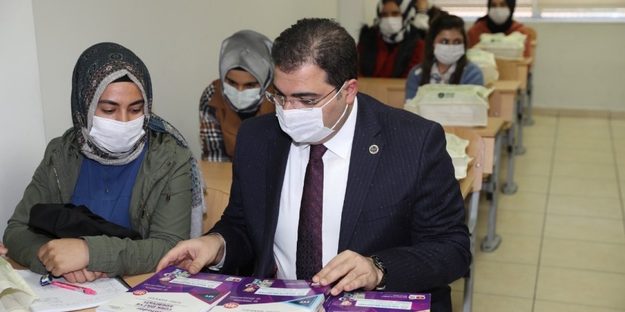Şanlıurfa’da 600 Öğrenciye Eğitim Desteği