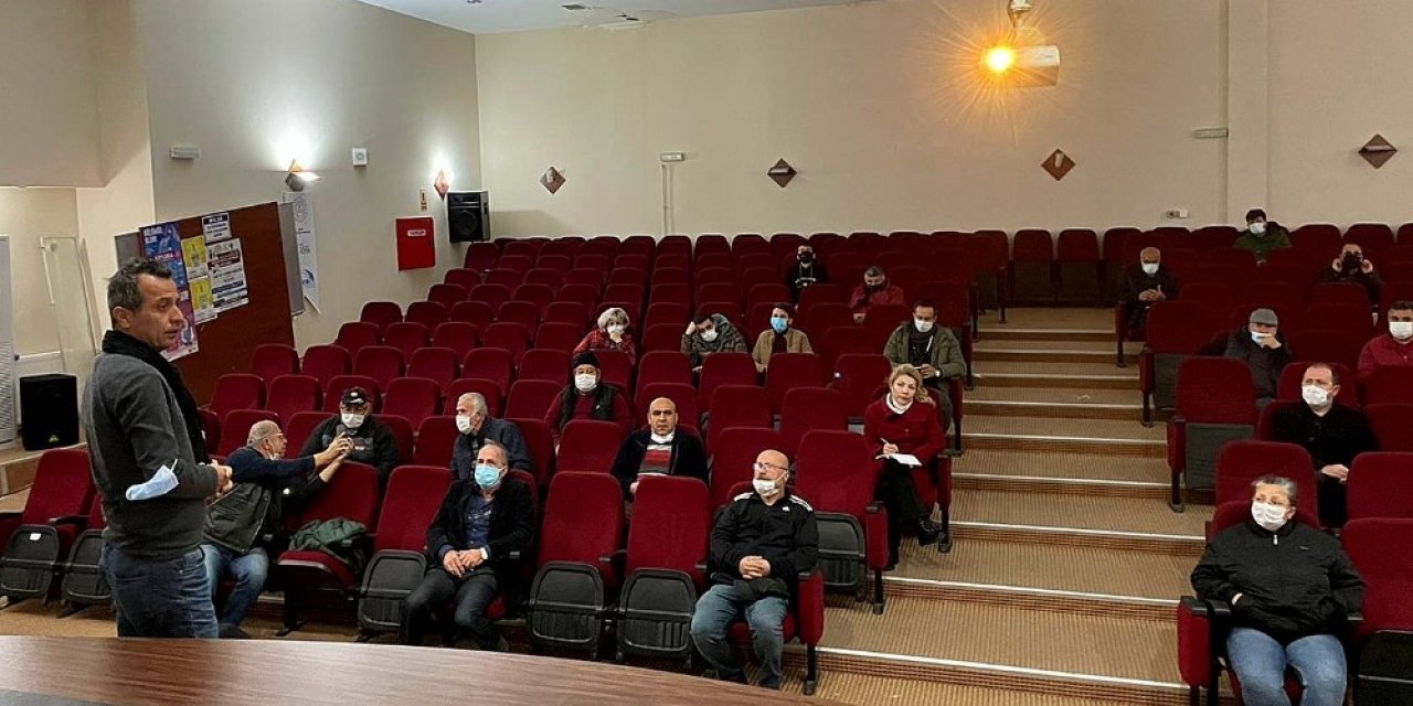 Çeşme’de Arıcılık Kursuna Yoğun Talep