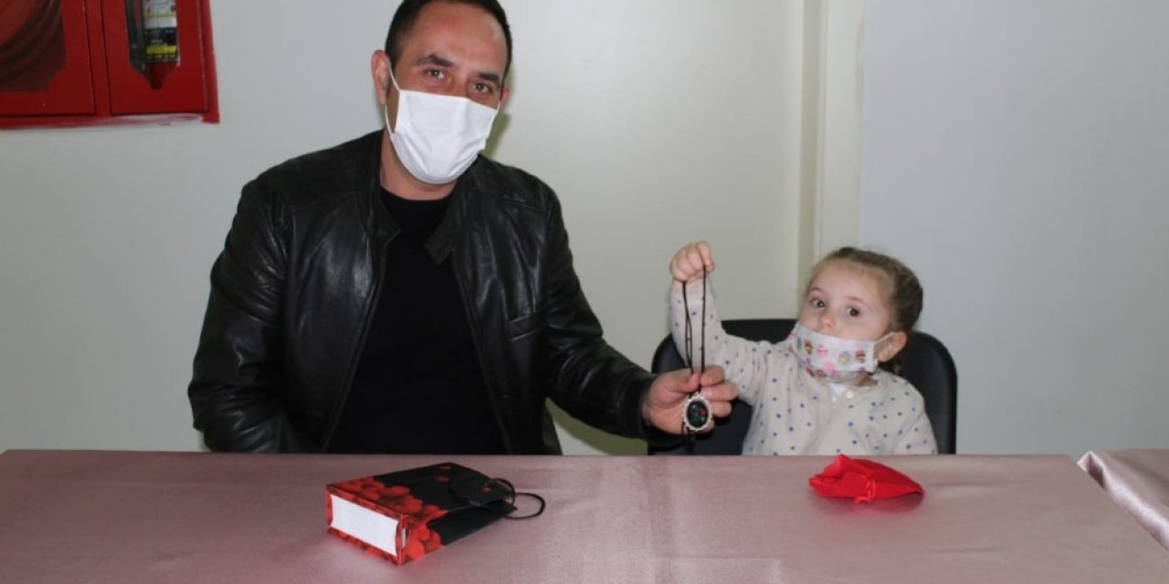 Çocuklar Ve Babalardan Annelere Kadınlar Günü Hediyesi