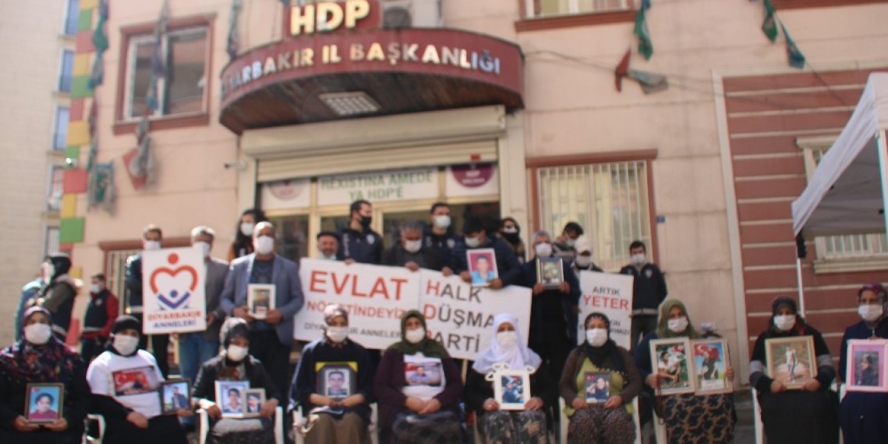 Evlat Nöbetindeki Anne Oğluna ’teslim Ol’ Çağrısında Bulundu