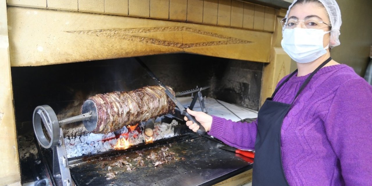 Artvin’de Dönere Kadın Eli Değdi