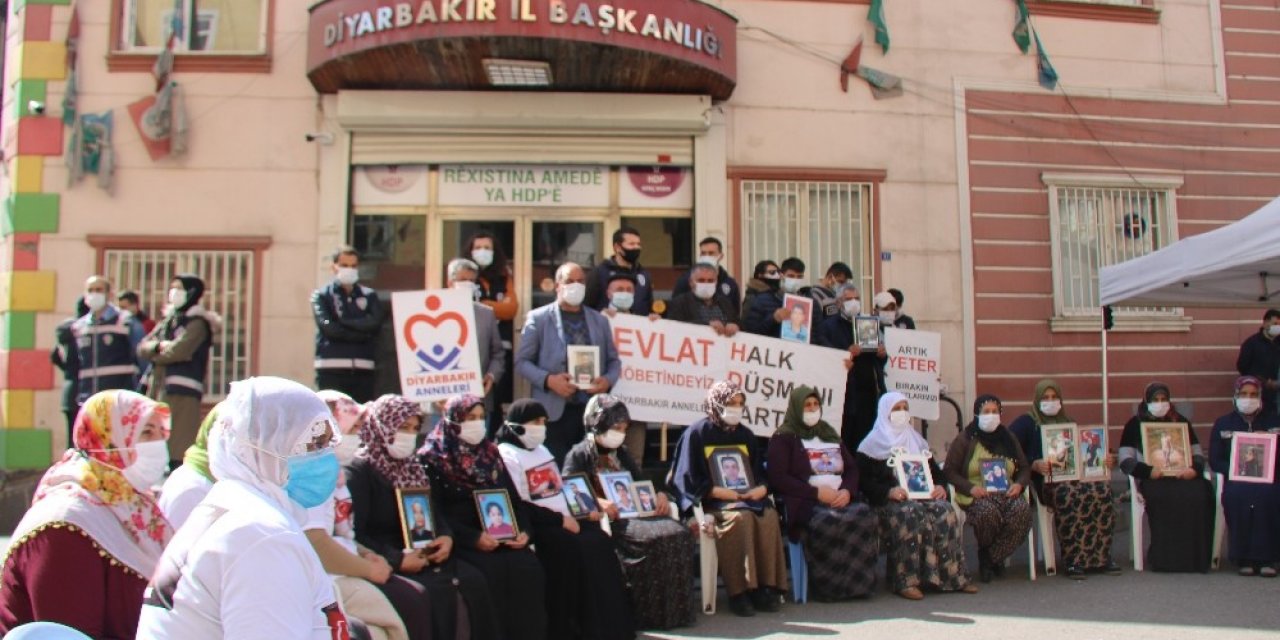 Evlat Nöbetindeki Ailelerden Chp’li Özel’in Ziyaretine Tepki