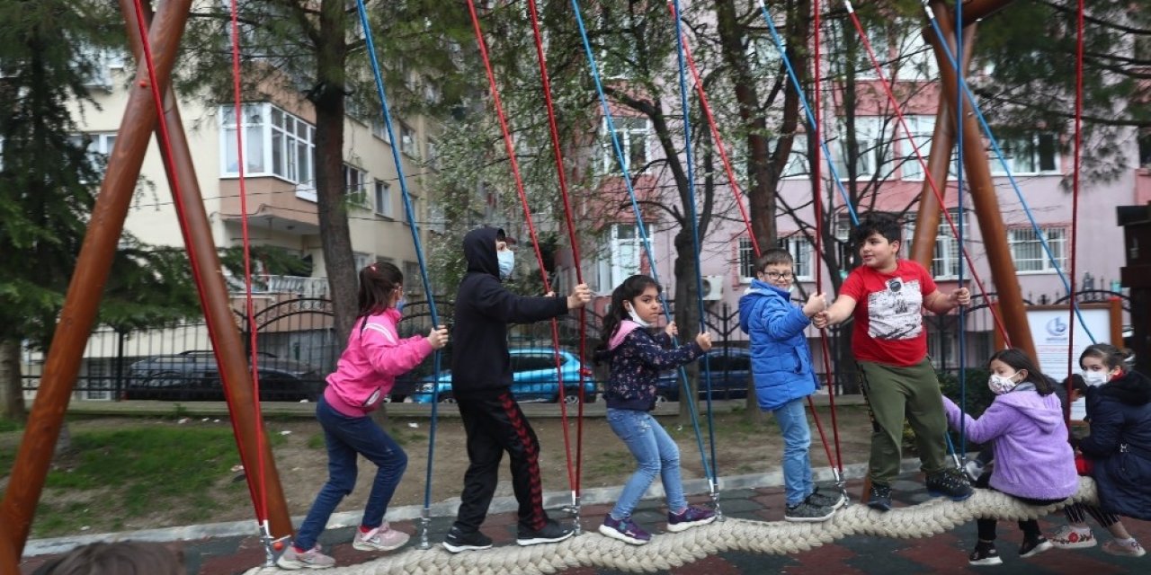 Bağcılar’da Parklar Yenilendi