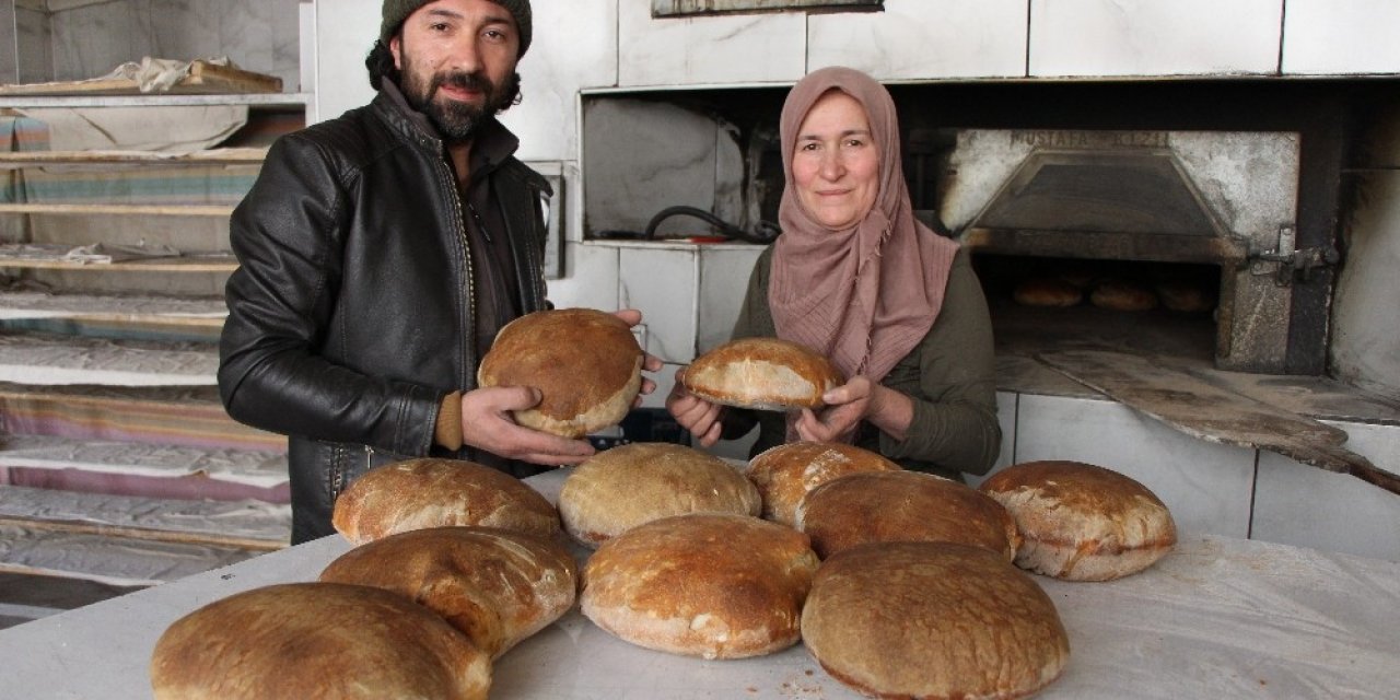 Babasının 40 Yıllık İşini Bıraktı, Annesiyle Ekmek Fırını Açtı