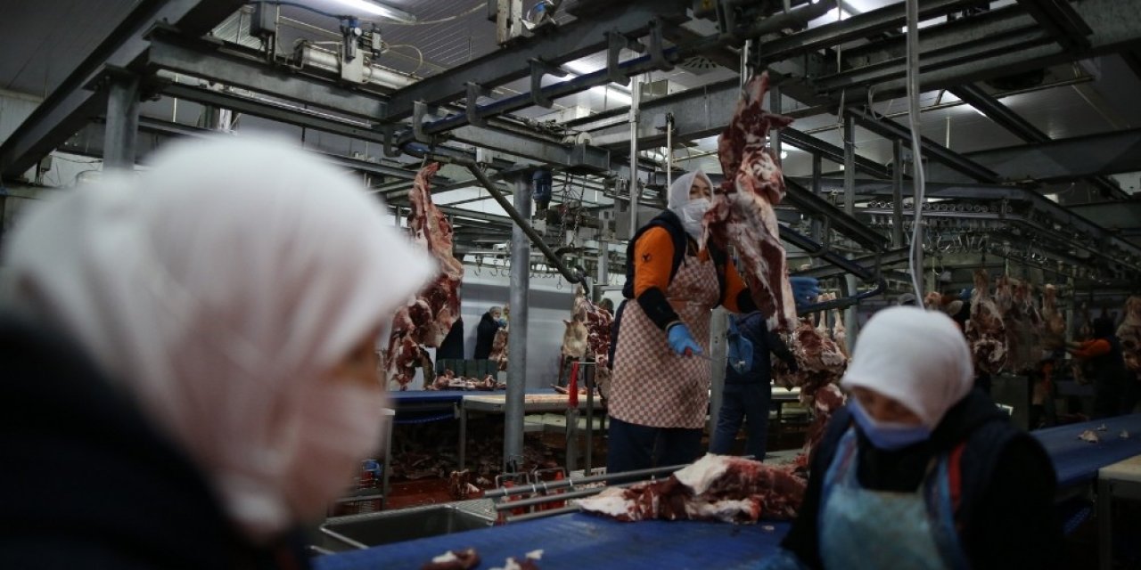 400 Kadın Kasap Her Gün 150 Ton Et İşliyor